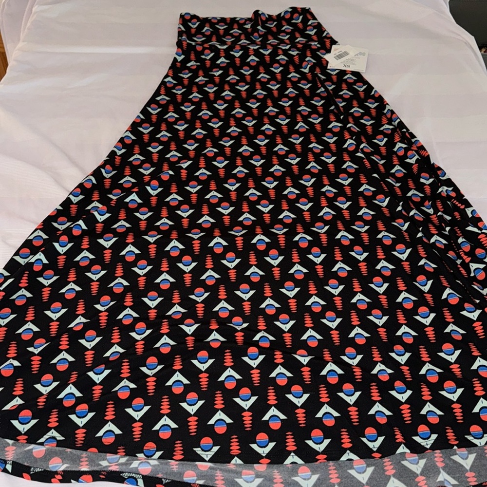 🍁 Lularoe “MAXI” skirt red & blue on Black background  XS